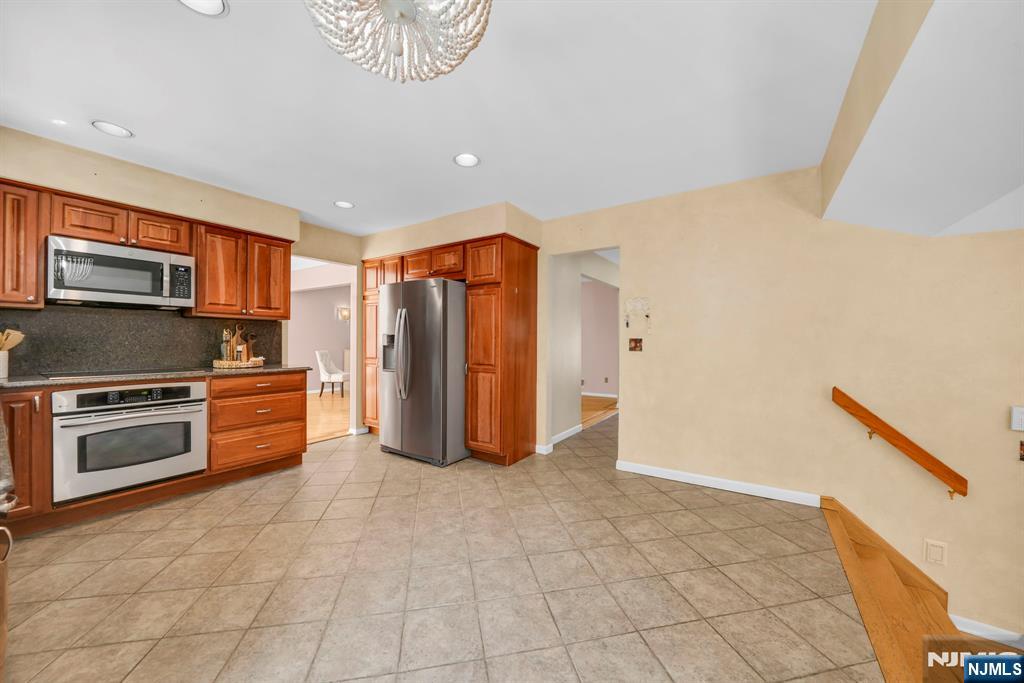 72 Agawam Drive — photo 11