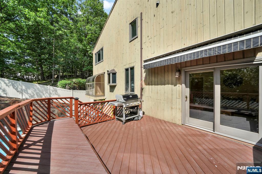 72 Agawam Drive — photo 35