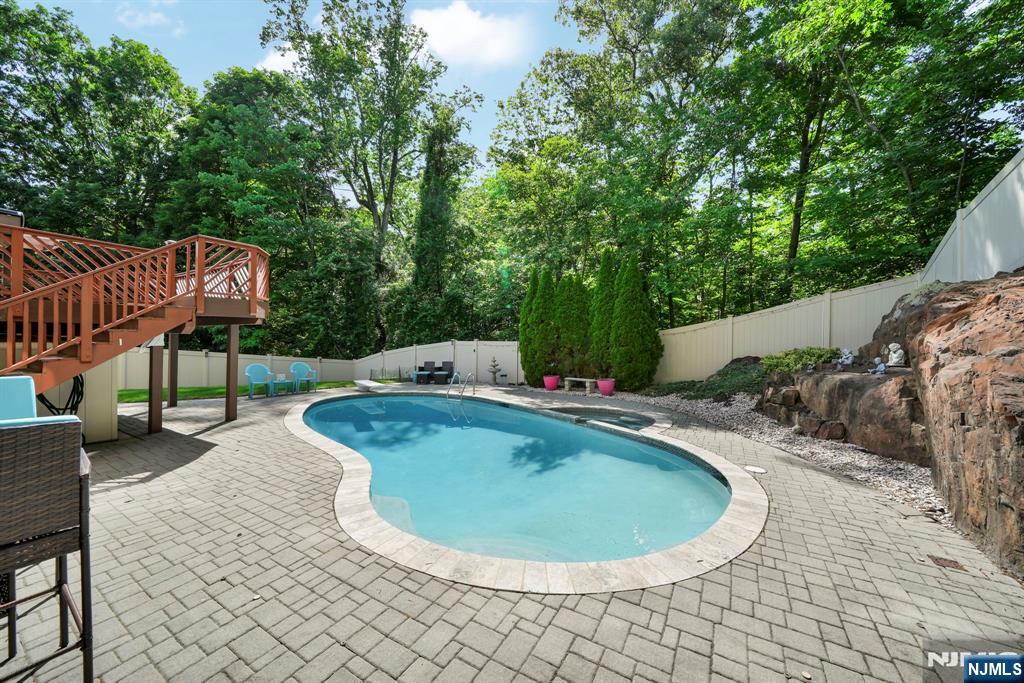 72 Agawam Drive — photo 39
