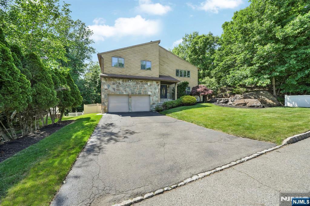 72 Agawam Drive — photo 42