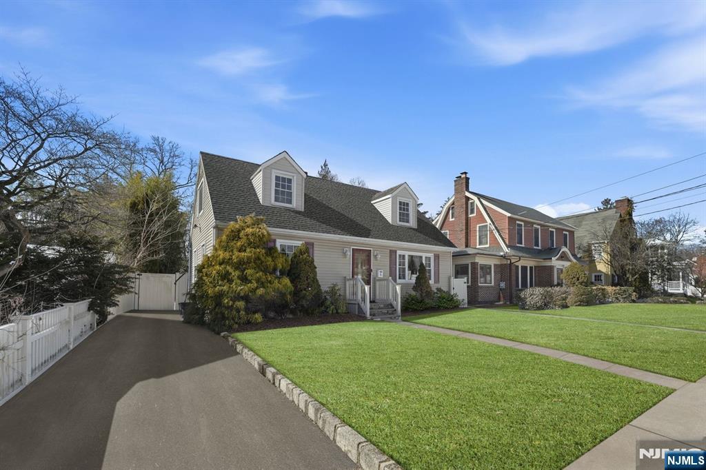95 Cedar Ave, Hackensack, NJ 07601