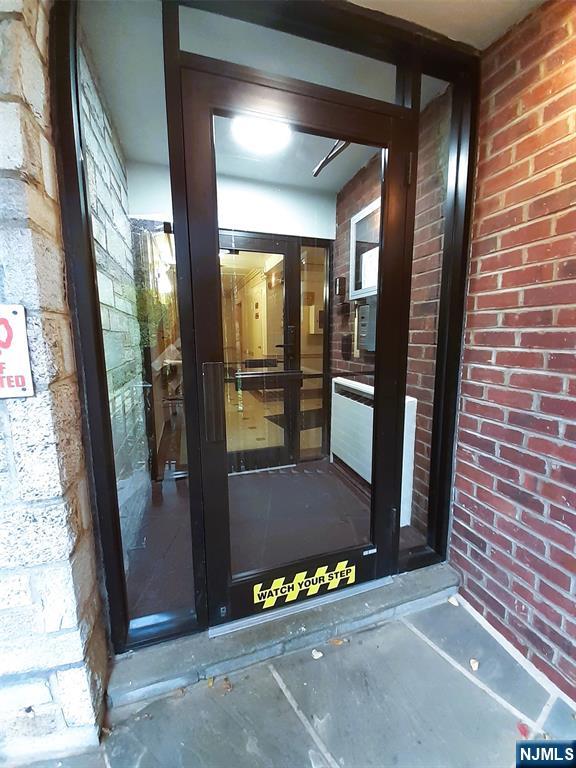 3071 Edwin Avenue 5G - Photo 3