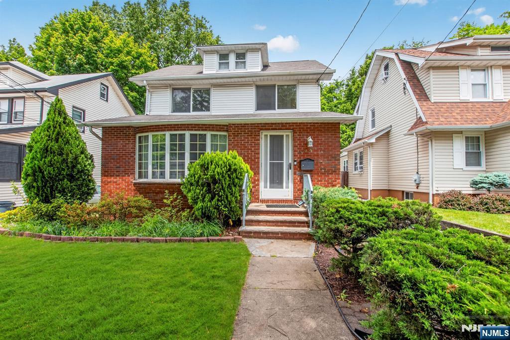 489 Maple Ave, Teaneck, NJ 07666