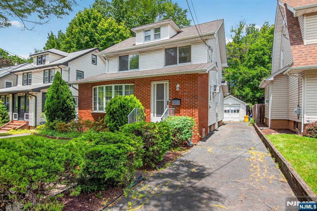 489 Maple Ave, Teaneck, NJ 07666