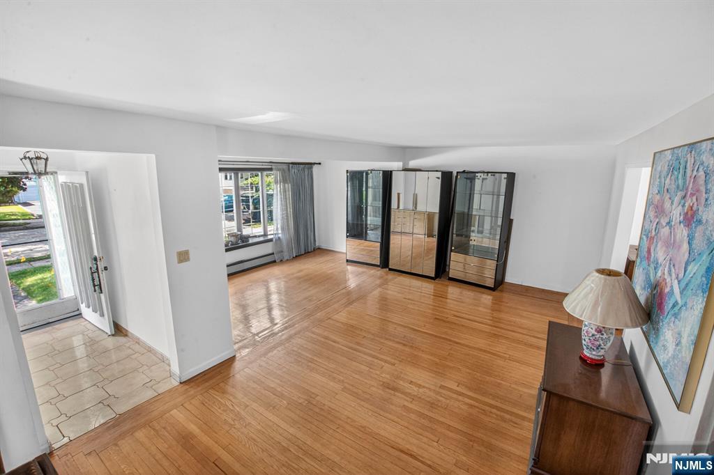 489 Maple Ave, Teaneck, NJ 07666
