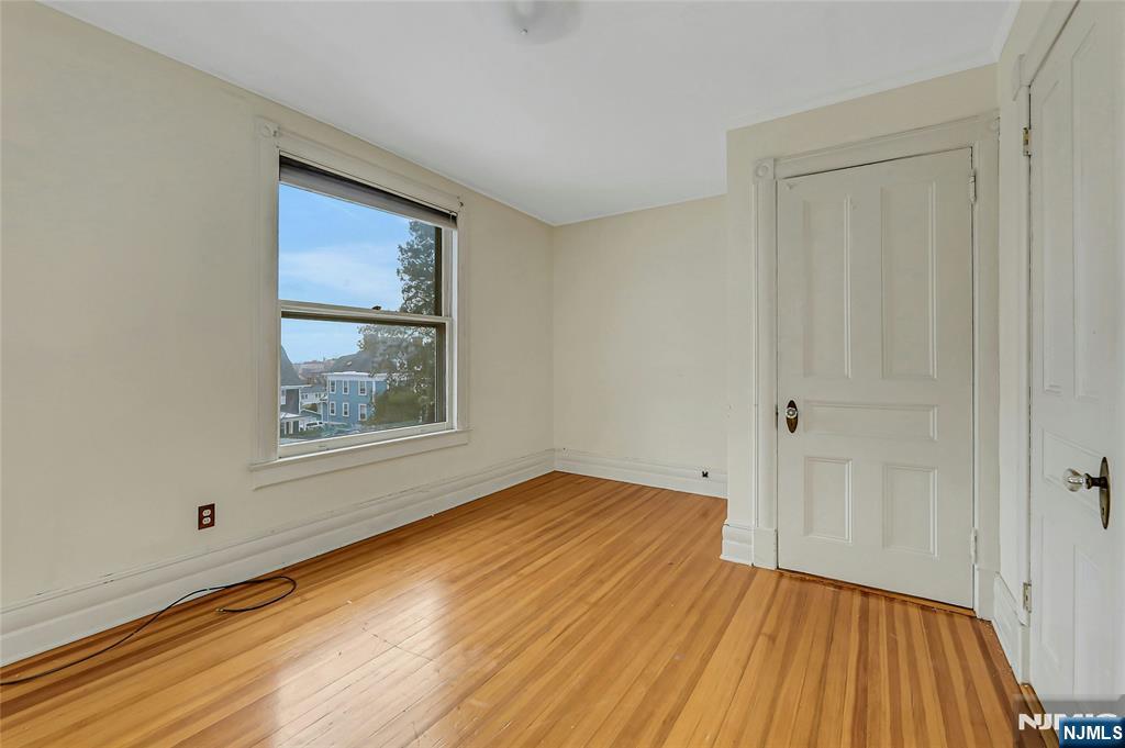 16 Mountain Avenue — photo 27