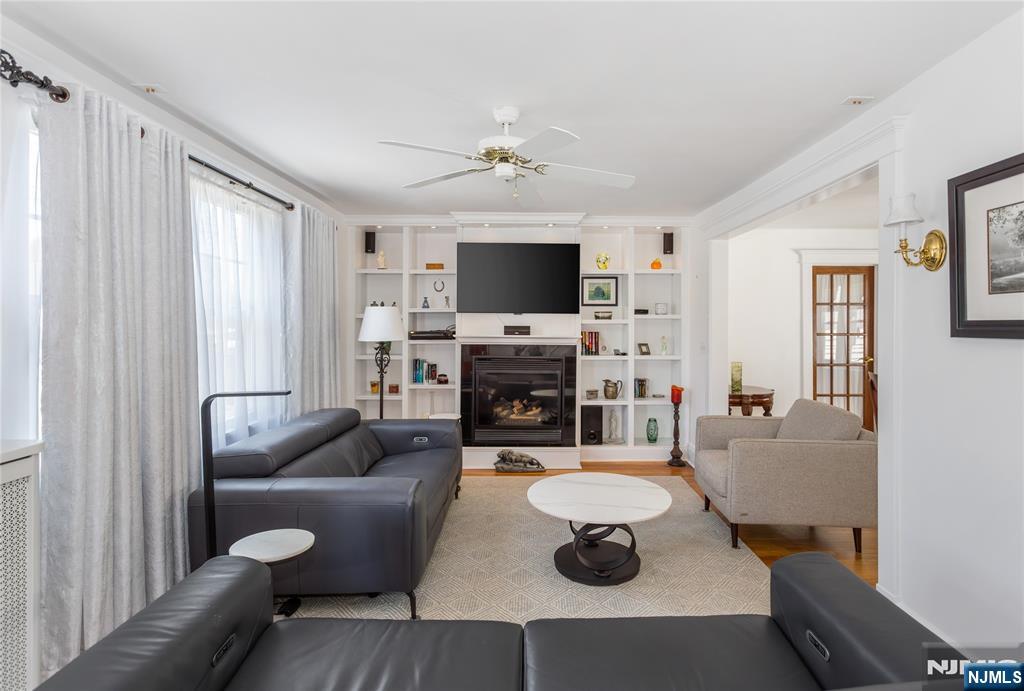 256 Raymond St, Hasbrouck Heights, NJ 07604