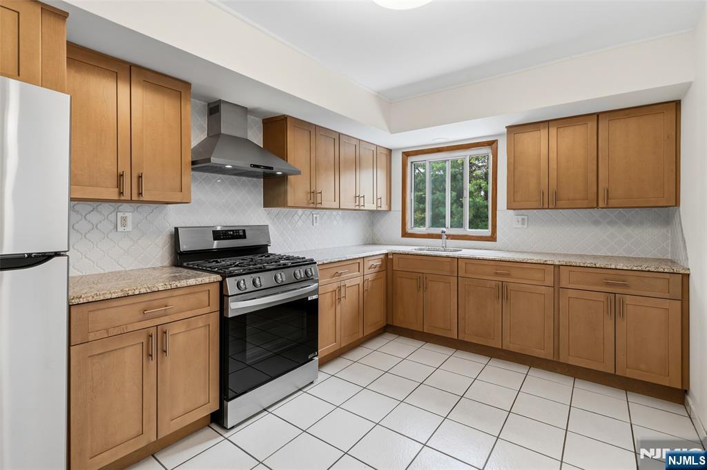 78 Almira Street — photo 18
