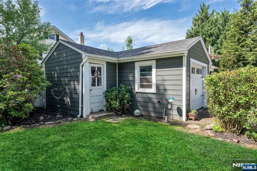 144 Spencer Place — photo 38