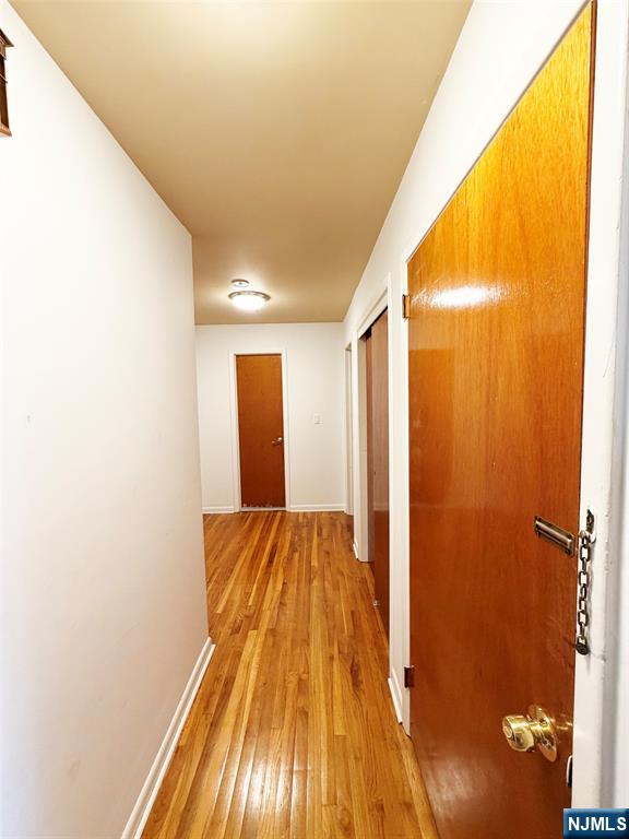 121 Edsall Avenue 2nd Floor - Photo 5