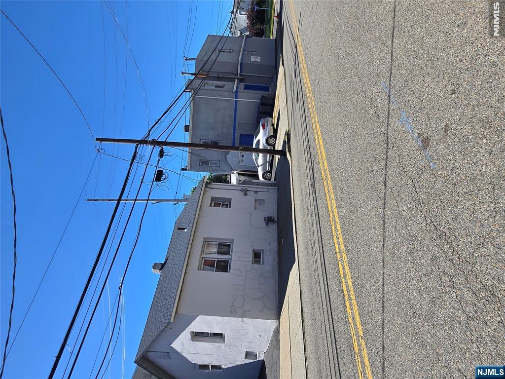 listing main picture