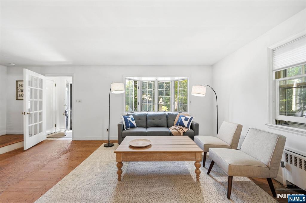 212 Grove Avenue - Photo 3