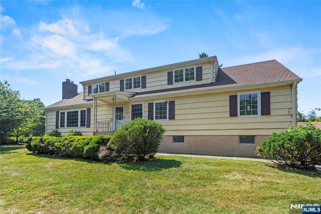 1st image of 10 Allendale Rd, Saddle River, NJ 07458 | MLS# 26021116