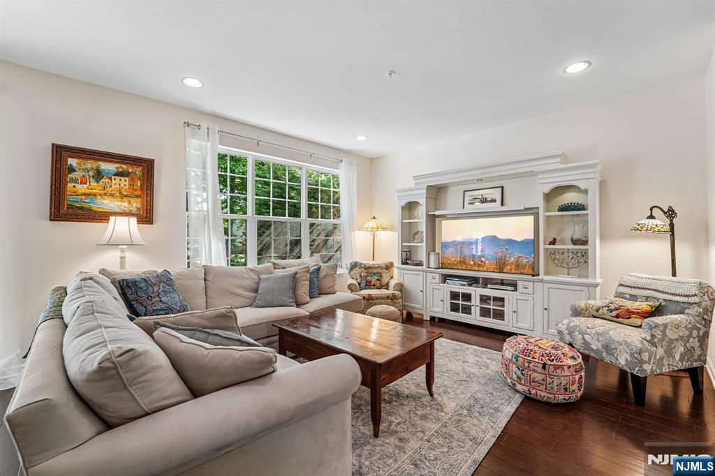 24 Pineview Drive - Photo 5