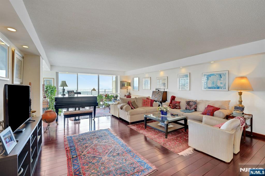 1530 Palisade Avenue #10F, Fort Lee NJ — listing photo