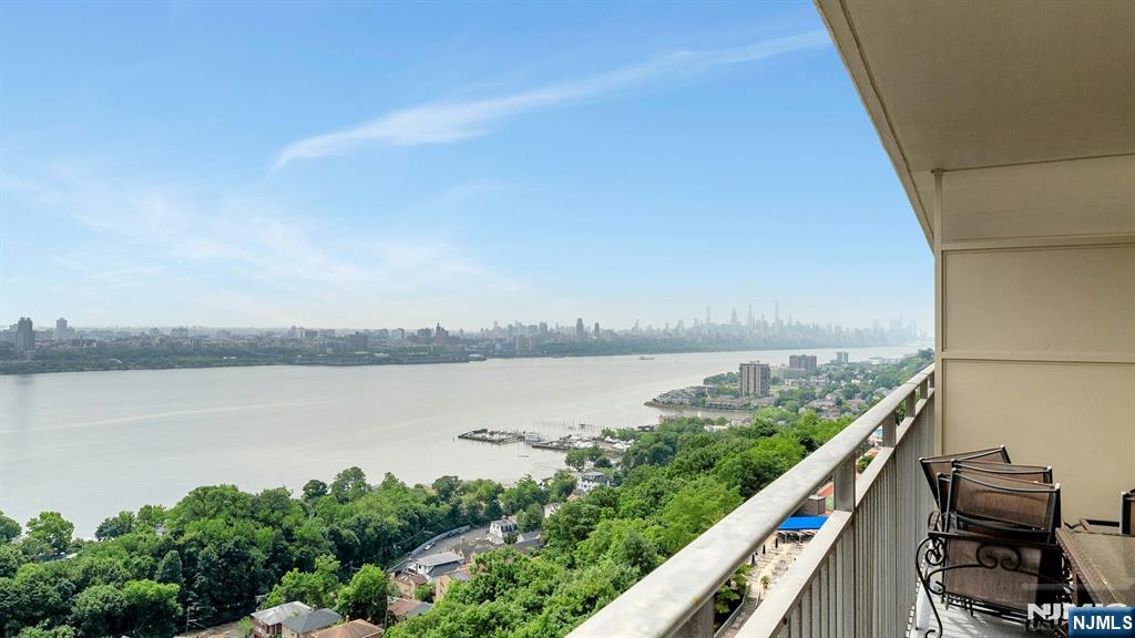 1530 Palisade Avenue #10F — photo 34