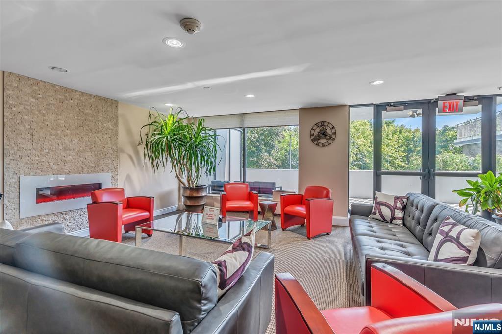 1530 Palisade Avenue #10F — photo 44