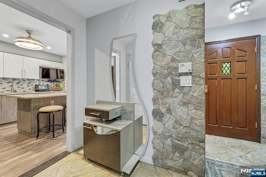 14 Chelsea Ct, Ramsey, NJ 07446