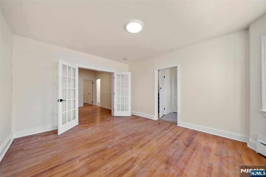 8 Cooper Place 2nd Fl - Photo 2