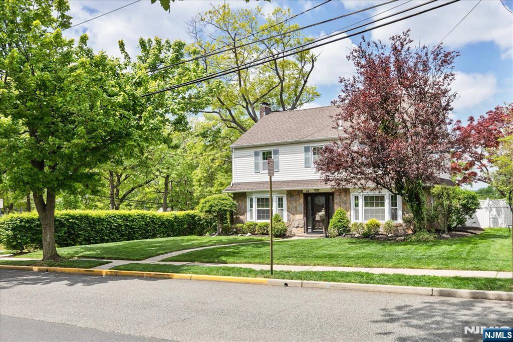 84 Raymond Avenue - Photo 3