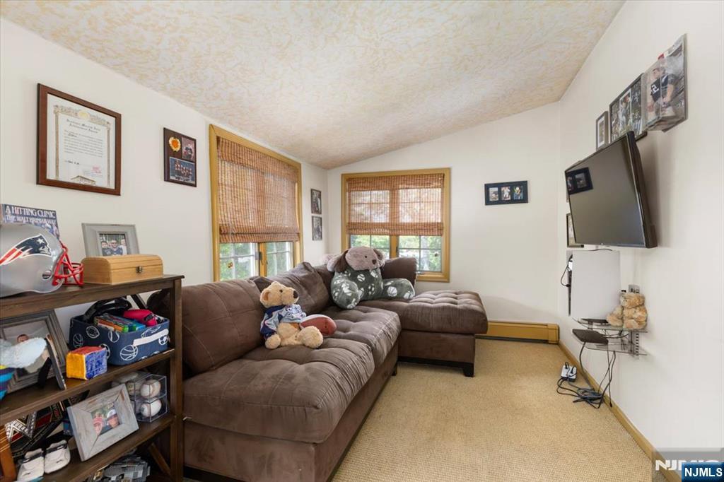 84 Raymond Avenue — photo 29