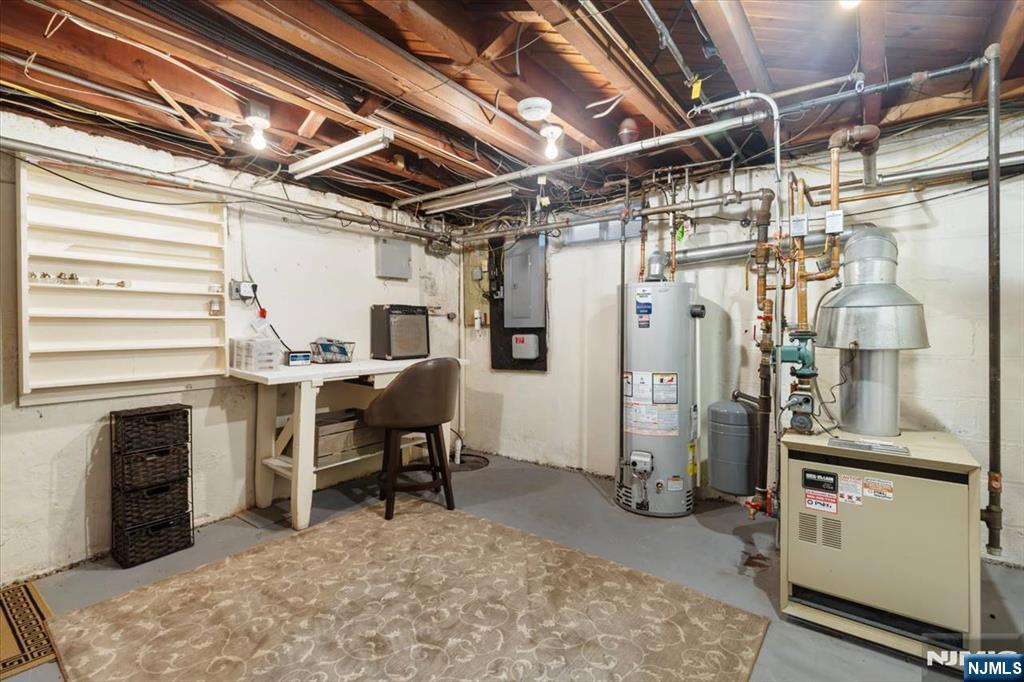 84 Raymond Avenue — photo 37