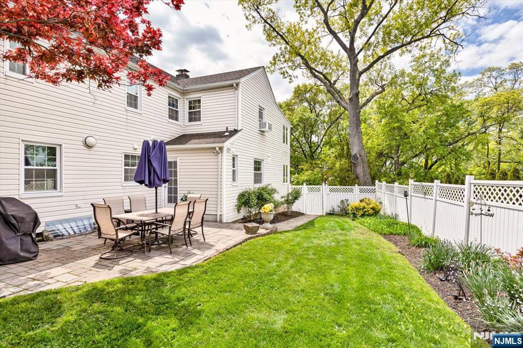 84 Raymond Avenue — photo 38