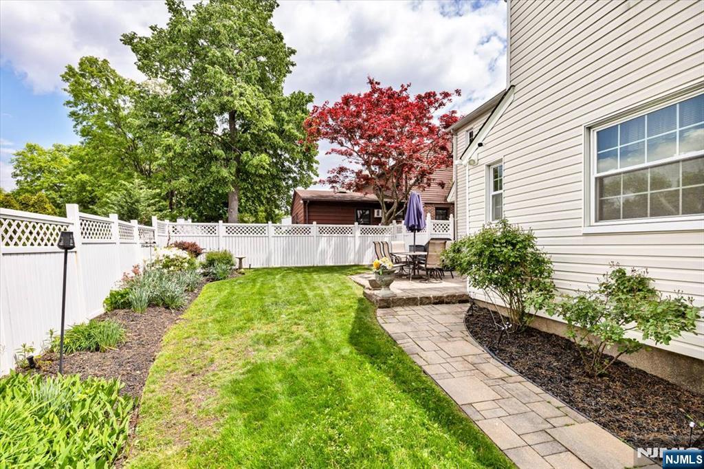 84 Raymond Avenue — photo 39
