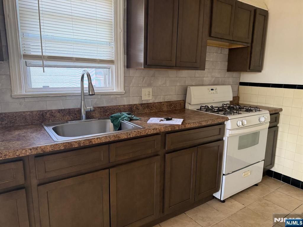 227-231 Illinois Avenue 2nd Fl - Photo 5
