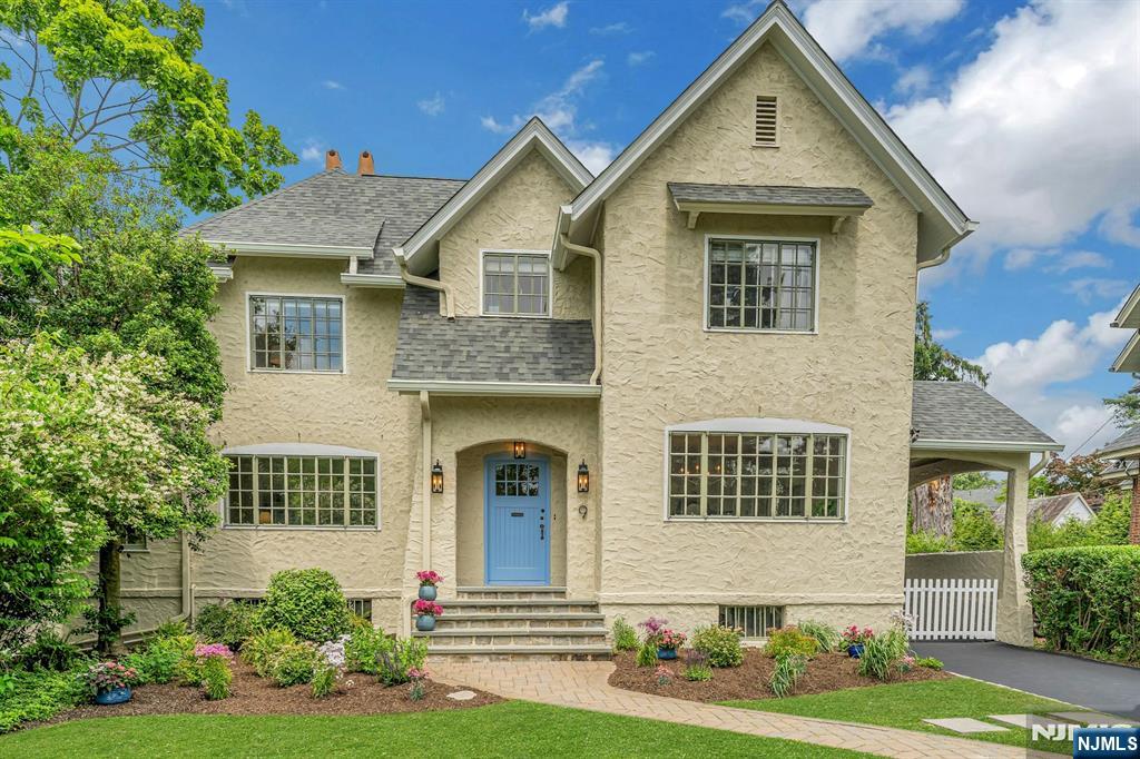9 Parkway - Photo 2