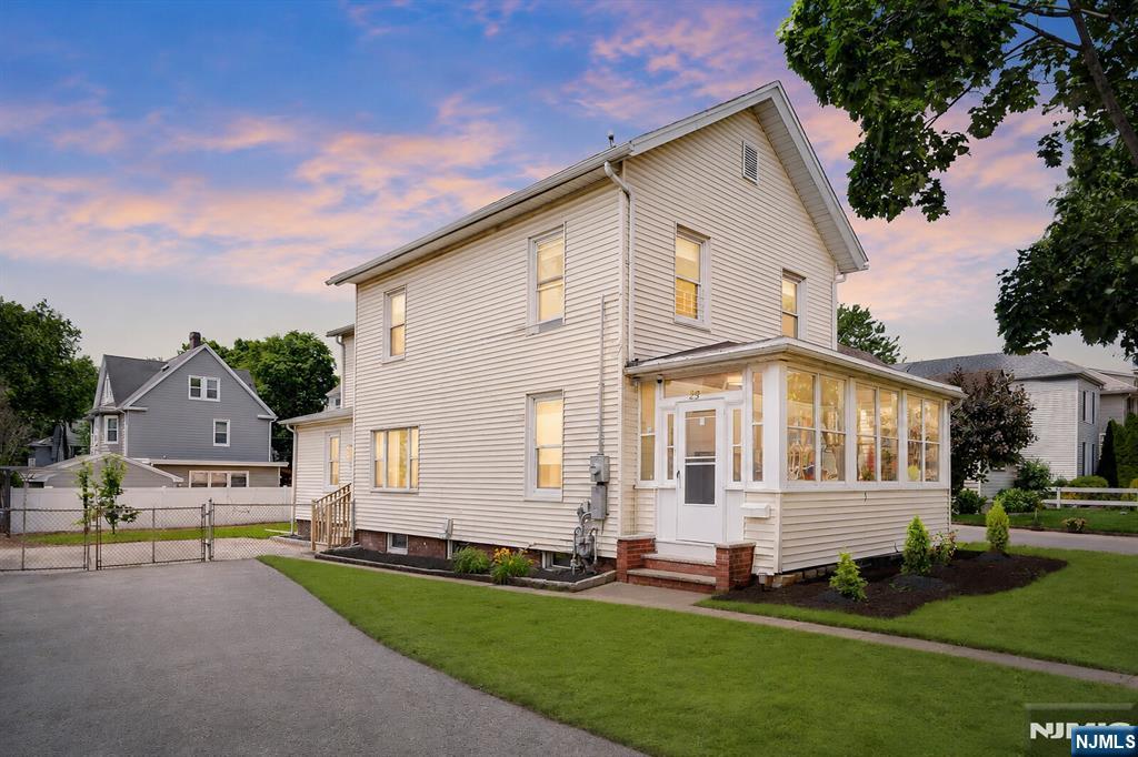 25 Riverview Avenue - Photo 1