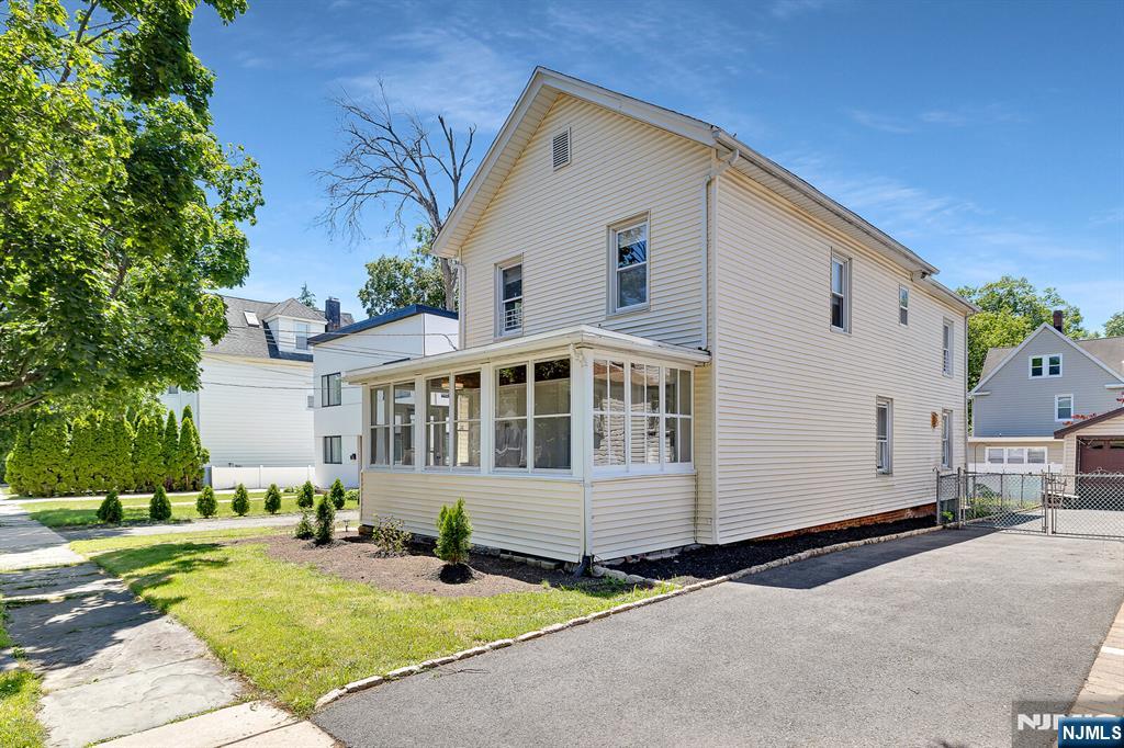 25 Riverview Avenue - Photo 3