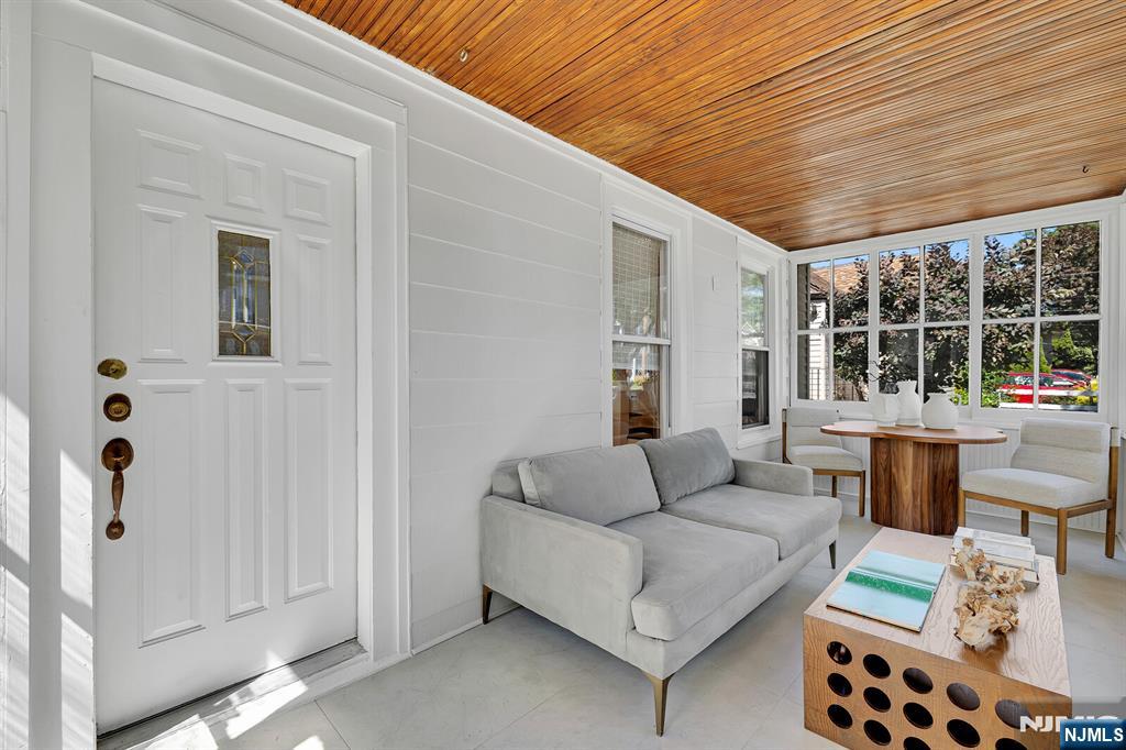 25 Riverview Avenue - Photo 4