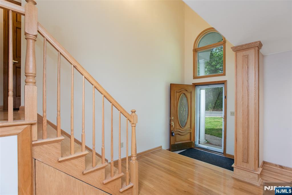 820 E Broad Street - Photo 2