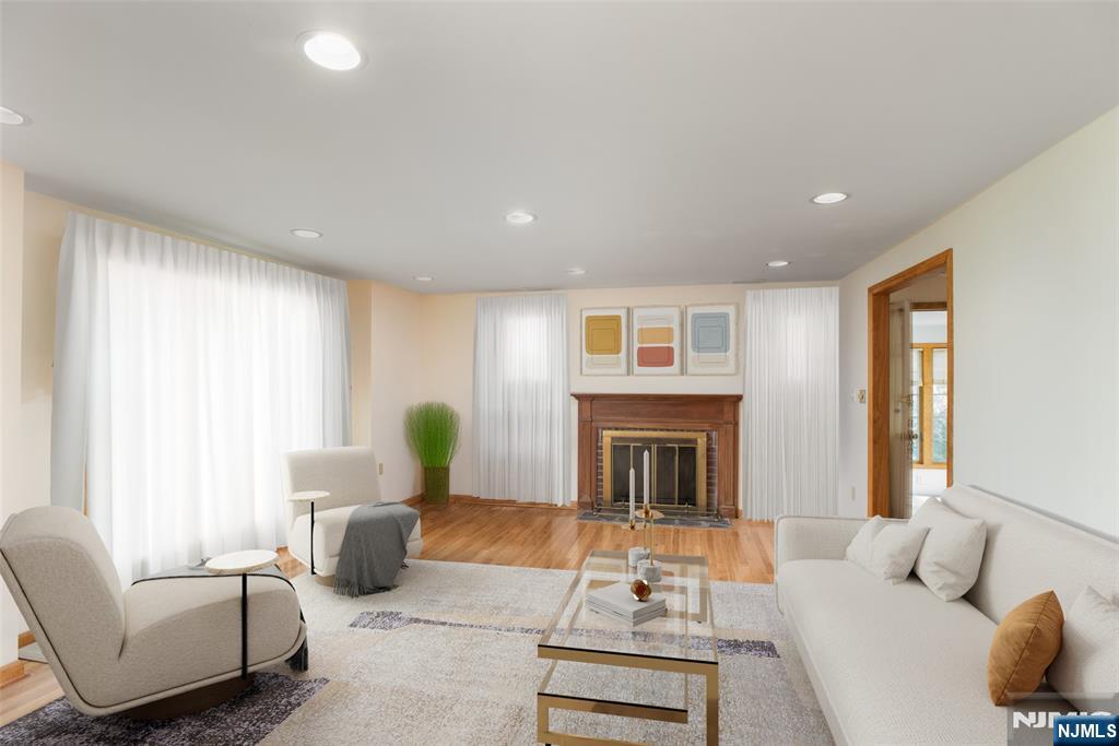 820 E Broad Street - Photo 4