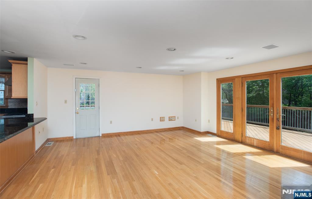 820 Broad Street — photo 6