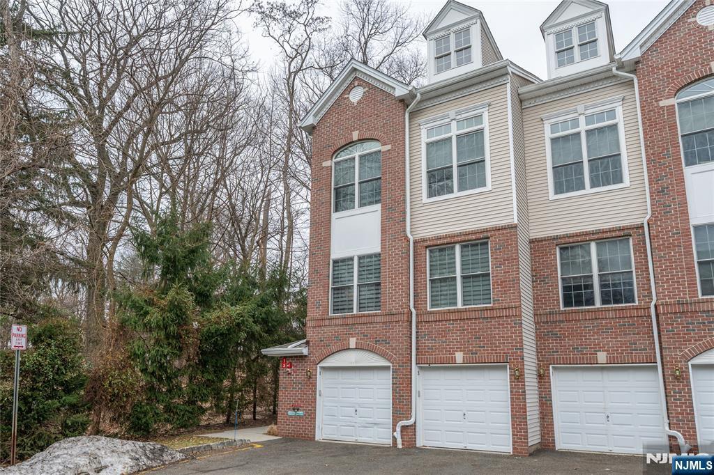 1 Ashley Court 701 - Photo 2