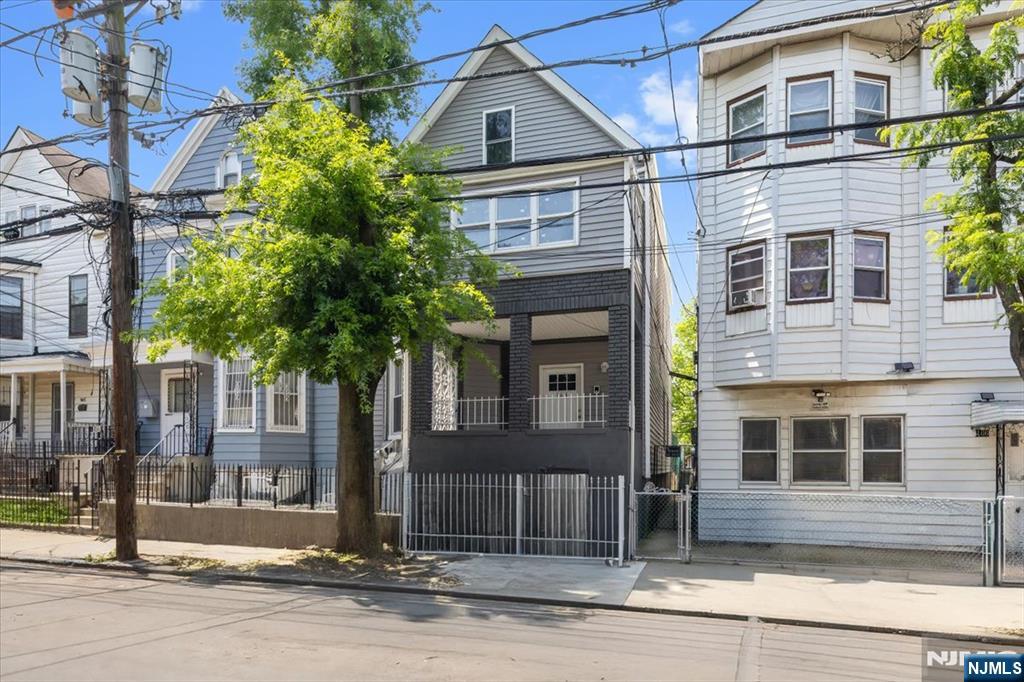 164 Parker Street - Photo 1