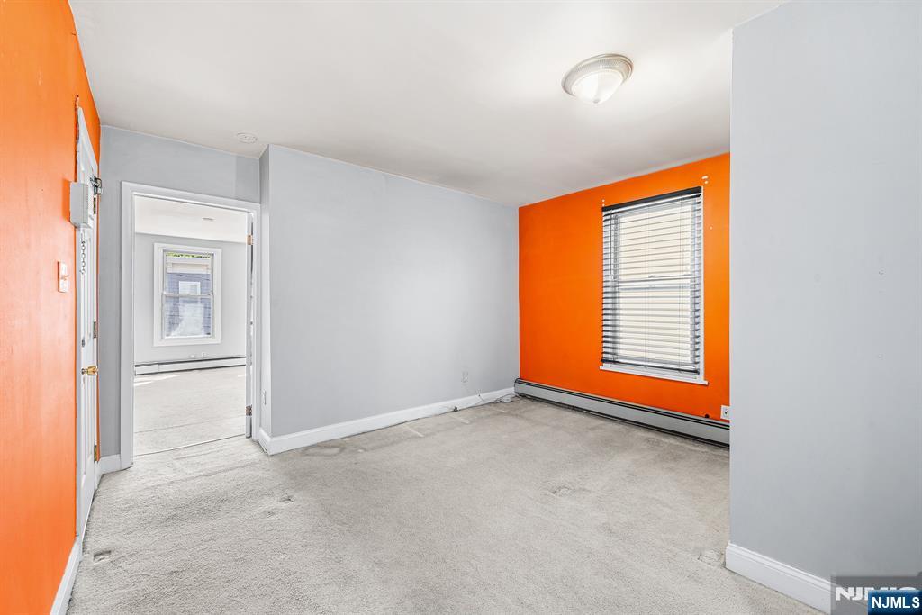 8 Manhattan Avenue - Photo 5