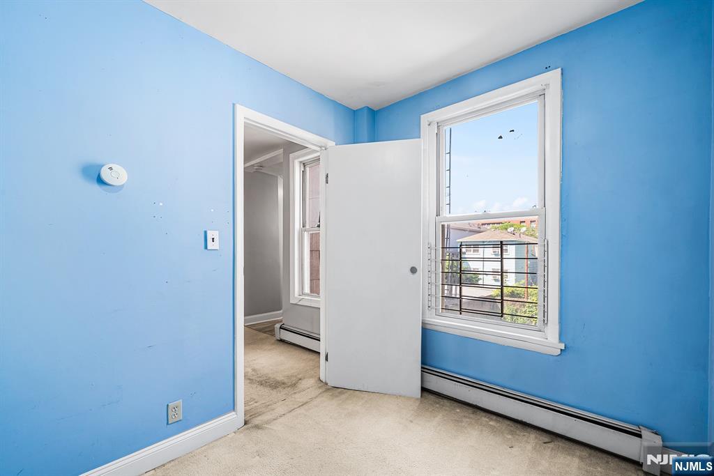 8 Manhattan Avenue — photo 10