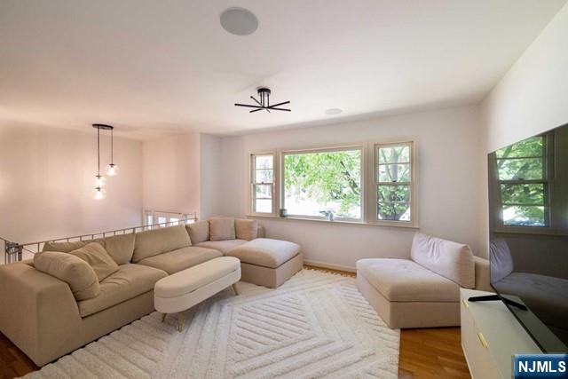 138 Grant Avenue - Photo 3