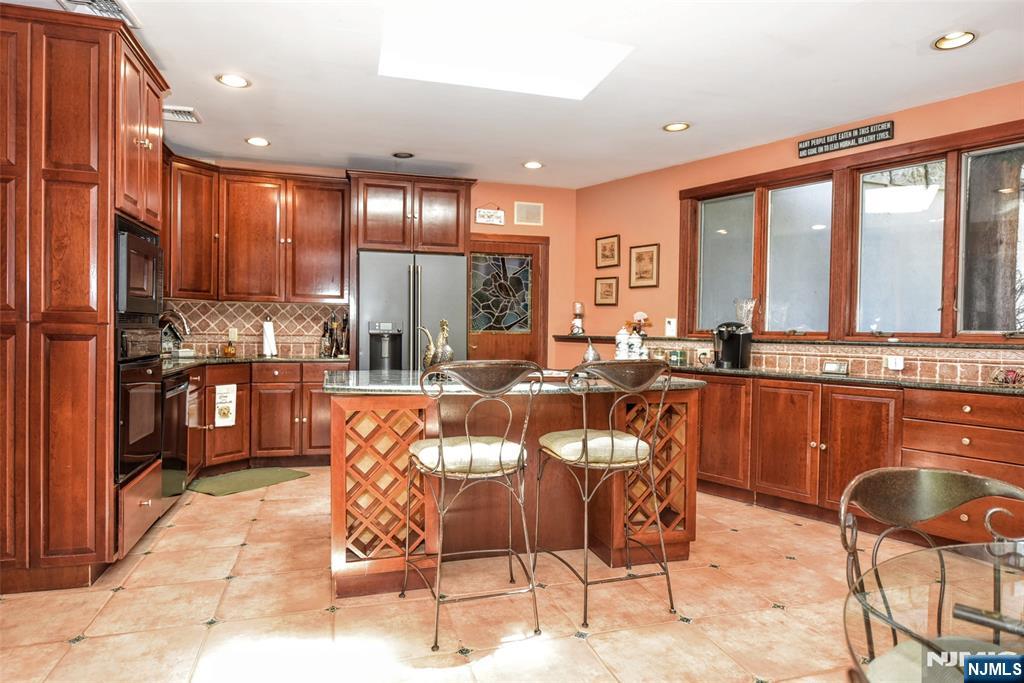 45 Lake Shore — photo 12