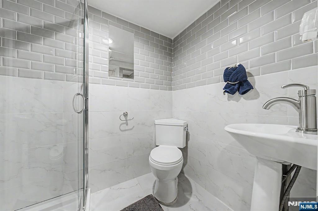 109 Windsor Road — photo 37