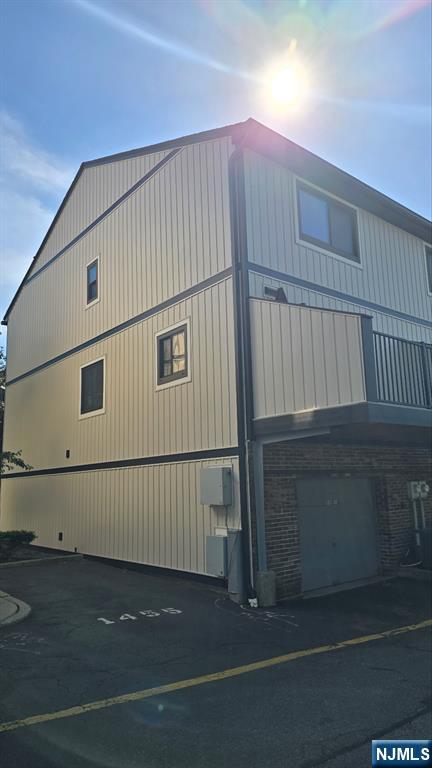 1591 John Street - Photo 2