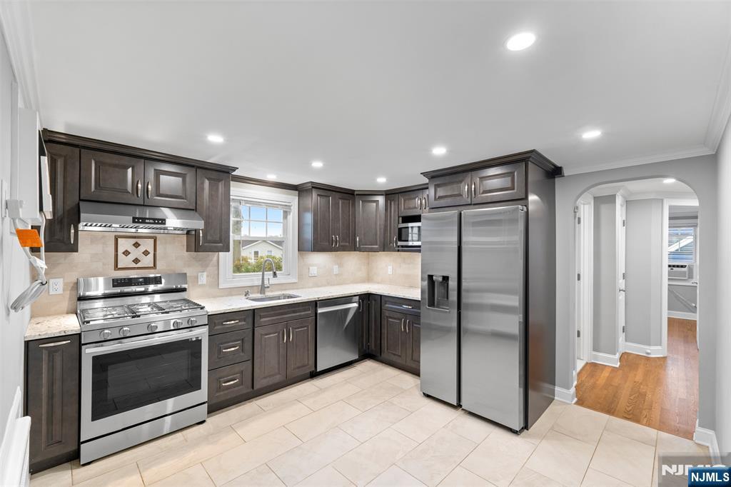 86 Forest Street 2 - Photo 3