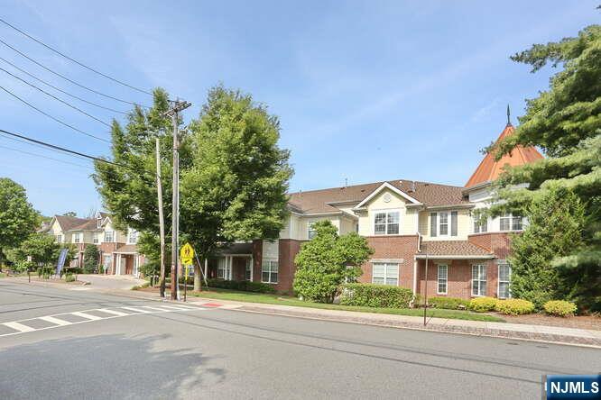 187 Paterson Avenue - Photo 1