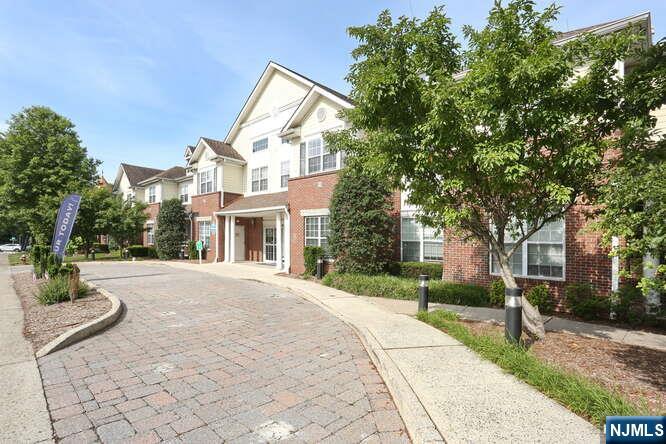 187 Paterson Avenue - Photo 3