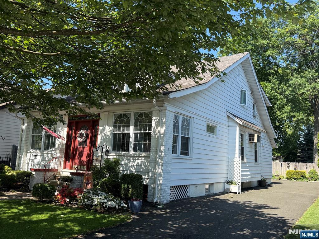 22 Wagner Place 2 - Photo 2