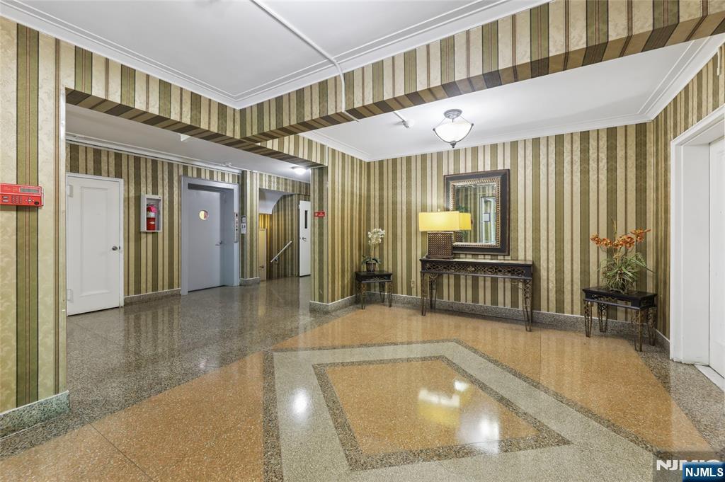 2320 Linwood Avenue 1F - Photo 5