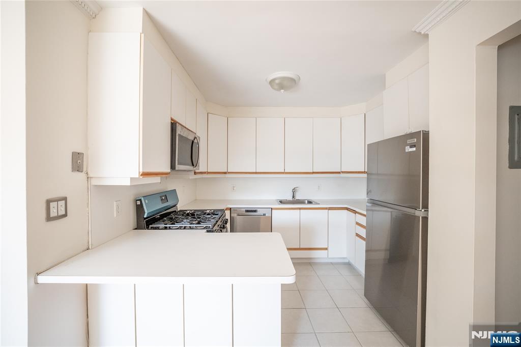 1575 Center Avenue 2C - Photo 4